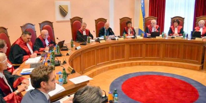Državne sudije u otvorenom pismu kažu da ne skrivaju imovinu Državne sudije u otvorenom pismu kažu da ne skrivaju imovinu